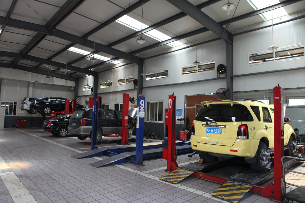 利用汽车维修管理软件完善汽修厂前台接待规范